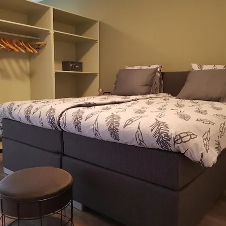La Bed & Breakfast 4*
